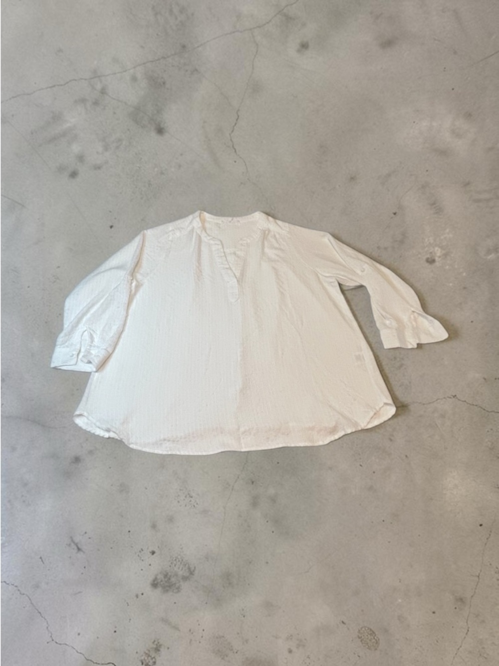 Jane and Delancey Textured White Blouse - Picture 2 of 8